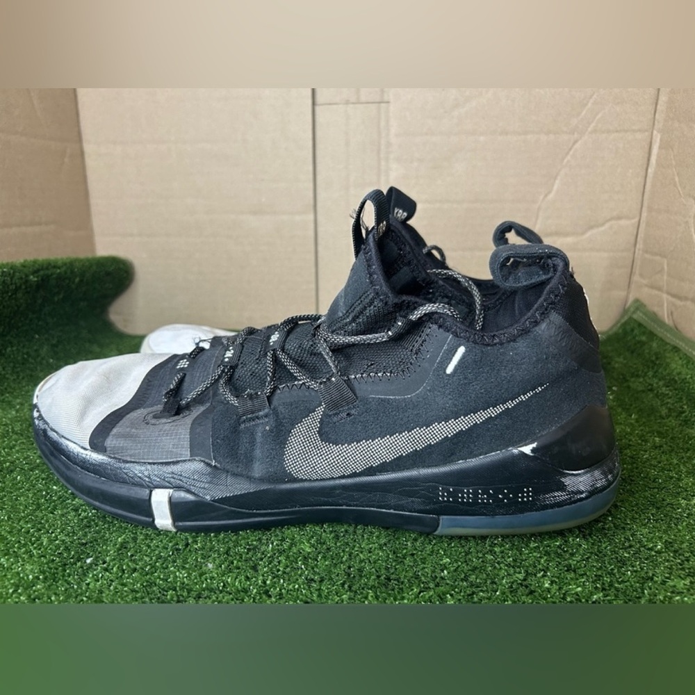 Size 12.5M- Nike Kobe AD
Black Toe 2018 basketball shoes
